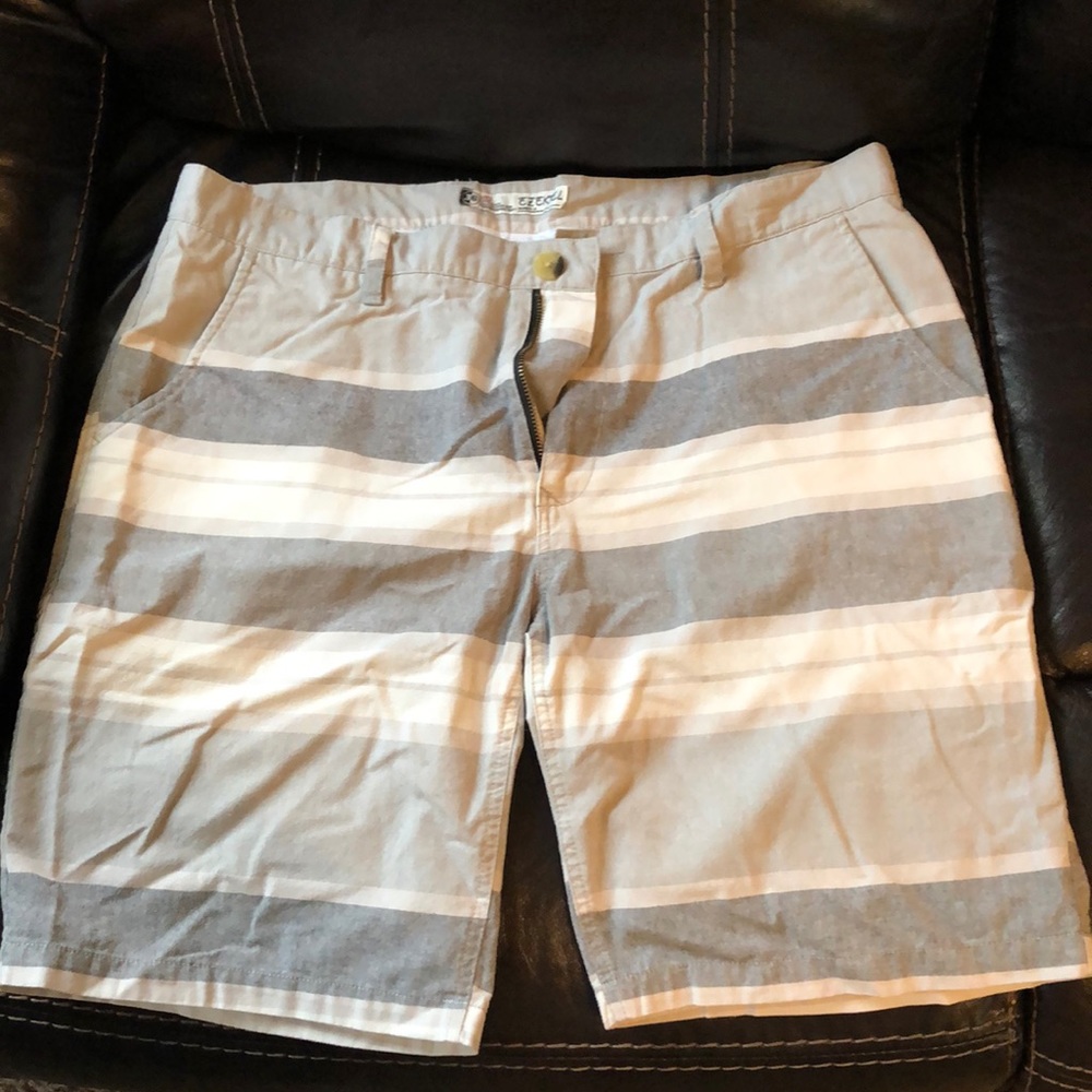 Ezekiel Size 36 Gray Striped Shorts
